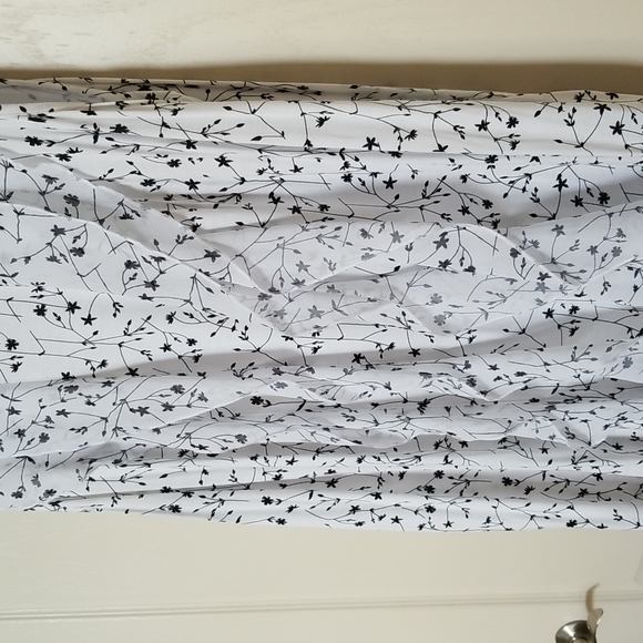 Tank with ruffle detail, 2X - Picture 4 of 5